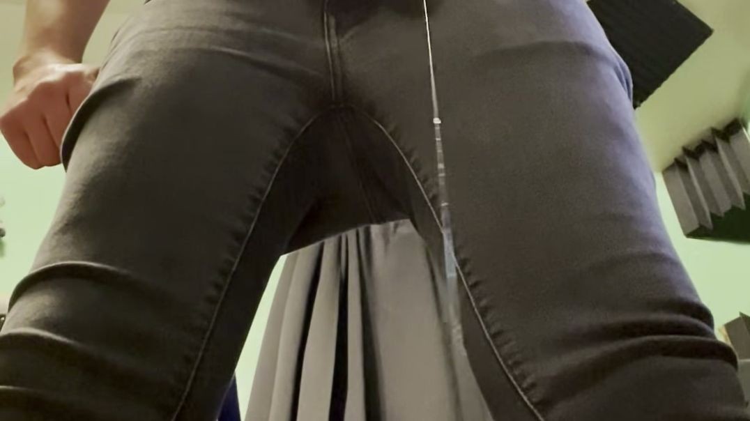 ⁣Pup Ripley hugh precum leak and handsfree cum